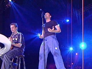 concertblue.jpg (21070 bytes)